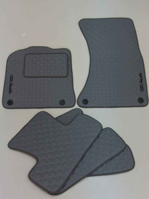 Χειροποίητα Πατάκια Αυτοκινήτου Μαρκε 3Lines από Δερματίνη – Με Logo, Κουμπώματα & Αντιολισθητικό Υπόστρωμα (Σετ4/5 Τμχ) Χειροποίητα Πατάκια Αυτοκινήτου Μαρκε 3Lines από Δερματίνη – Με Logo, Κουμπώματα & Αντιολισθητικό Υπόστρωμα (Σετ4/5 Τμχ)