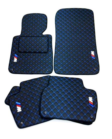 Χειροποίητα Πατάκια Αυτοκινήτου Μαρκε 3Lines από Δερματίνη – Με Logo, Κουμπώματα & Αντιολισθητικό Υπόστρωμα (Σετ4/5 Τμχ) Χειροποίητα Πατάκια Αυτοκινήτου Μαρκε 3Lines από Δερματίνη – Με Logo, Κουμπώματα & Αντιολισθητικό Υπόστρωμα (Σετ4/5 Τμχ)