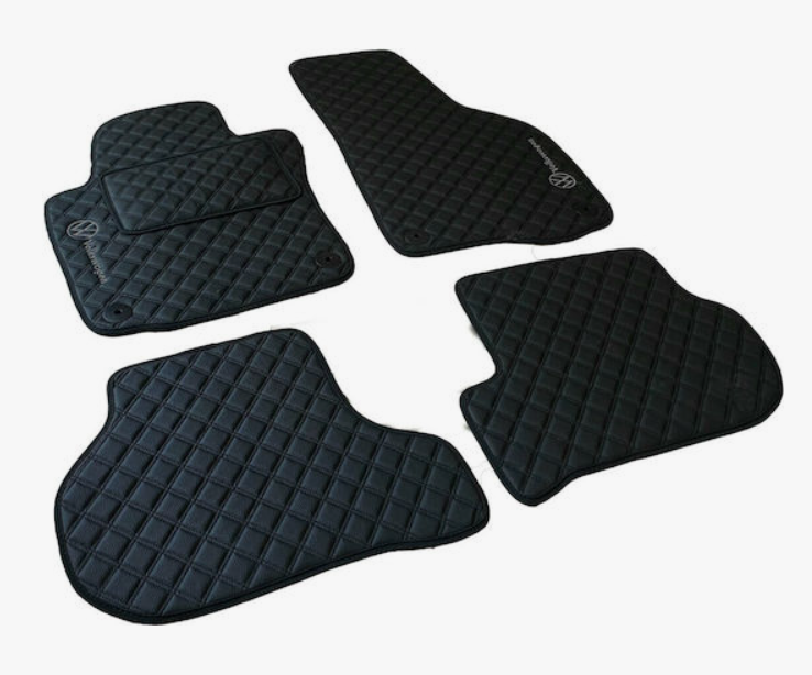 Χειροποίητα Πατάκια Αυτοκινήτου Μαρκε 3Lines από Δερματίνη – Με Logo, Κουμπώματα & Αντιολισθητικό Υπόστρωμα (Σετ4/5 Τμχ) Χειροποίητα Πατάκια Αυτοκινήτου Μαρκε 3Lines από Δερματίνη – Με Logo, Κουμπώματα & Αντιολισθητικό Υπόστρωμα (Σετ4/5 Τμχ)