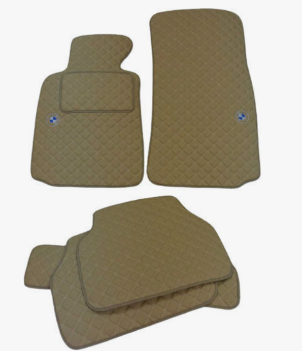 Χειροποίητα Πατάκια Αυτοκινήτου Μαρκε 3Lines από Δερματίνη – Με Logo, Κουμπώματα & Αντιολισθητικό Υπόστρωμα (Σετ4/5 Τμχ) Χειροποίητα Πατάκια Αυτοκινήτου Μαρκε 3Lines από Δερματίνη – Με Logo, Κουμπώματα & Αντιολισθητικό Υπόστρωμα (Σετ4/5 Τμχ)