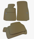 Χειροποίητα Πατάκια Αυτοκινήτου Μαρκε 3Lines από Δερματίνη – Με Logo, Κουμπώματα & Αντιολισθητικό Υπόστρωμα (Σετ4/5 Τμχ) Χειροποίητα Πατάκια Αυτοκινήτου Μαρκε 3Lines από Δερματίνη – Με Logo, Κουμπώματα & Αντιολισθητικό Υπόστρωμα (Σετ4/5 Τμχ)